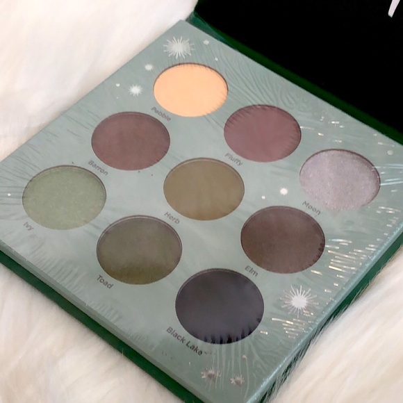 Harry Potter Slytherin House Eyeshadow Palette - Picture 8 of 8